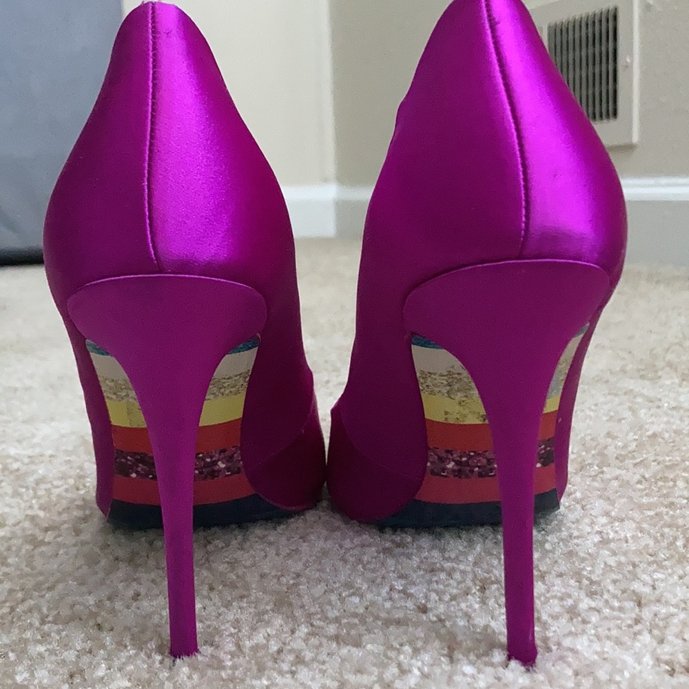 Heels - Picture 3 of 4